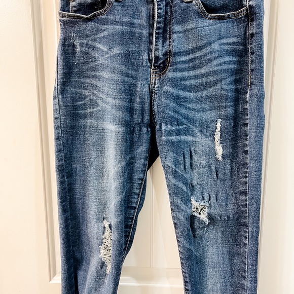 Kancan Dark Wash Raw Hem Distressed 10” High Rise Skinny Jeans Size 26 - Picture 3 of 11